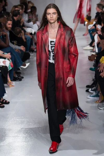 Look 32